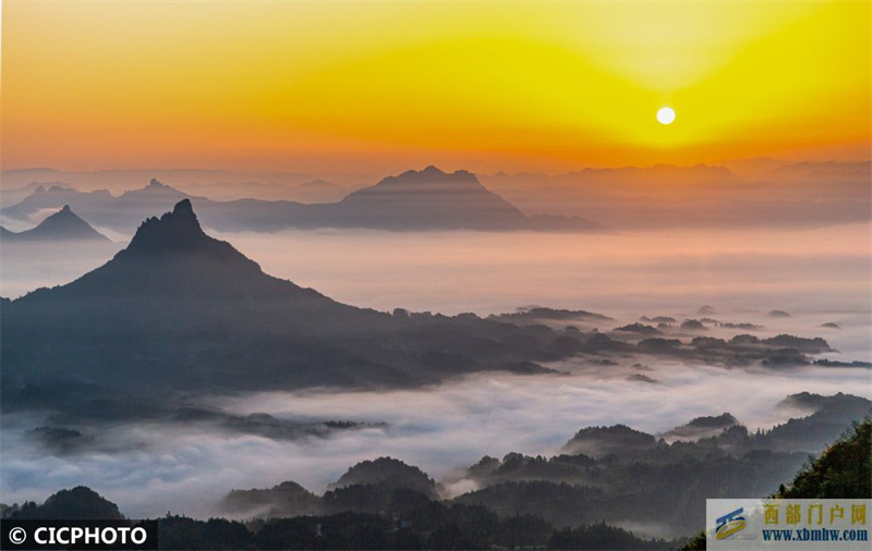 重庆南川：春和景明晨雾如画(图1)