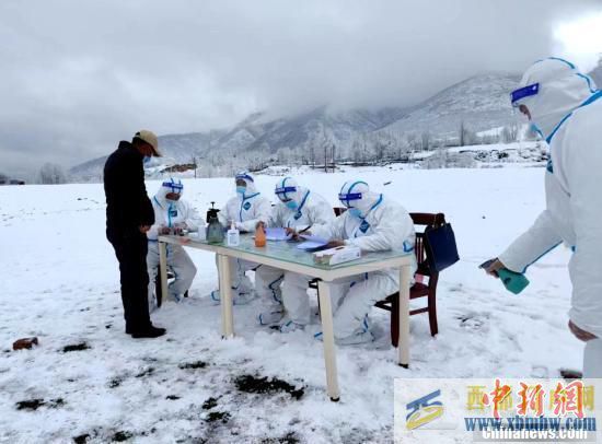 青海多地降水，西宁大通“绘”风雪抗疫画卷(图1)